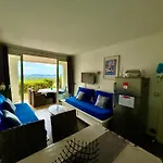 Les Restanques Vue Roses 1070 Rez De Jardin Lägenhet Grimaud