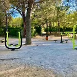 Les Restanques Vue Roses 1070 Rez De Jardin Lägenhet Grimaud