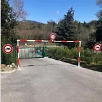 Les Restanques Vue Roses 1070 Rez De Jardin Lägenhet Grimaud
