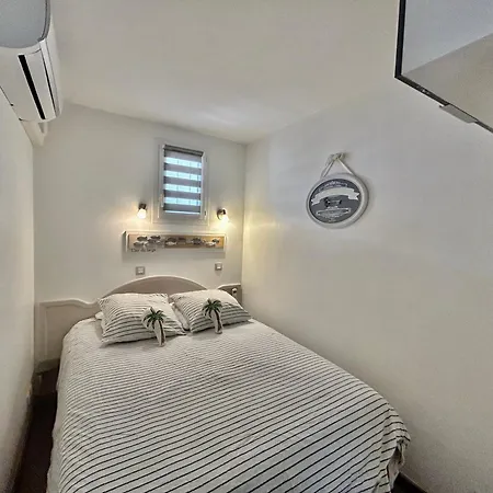 Les Restanques Vue Roses 1070 Rez De Jardin Apartamento
