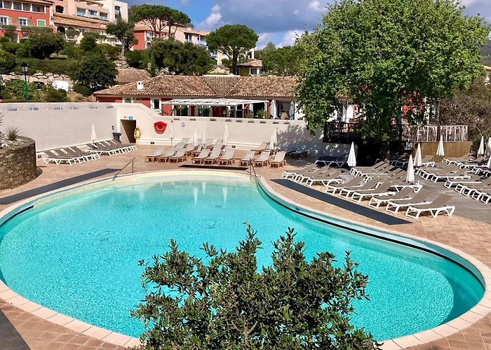 Les Restanques Vue Roses 1070 Rez De Jardin * Grimaud